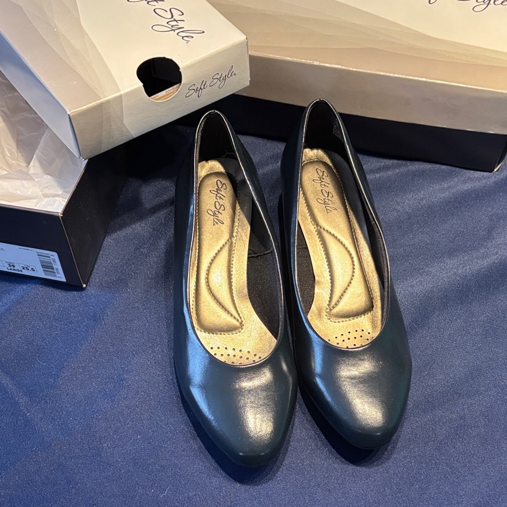 Soft Style Black Flats for Women